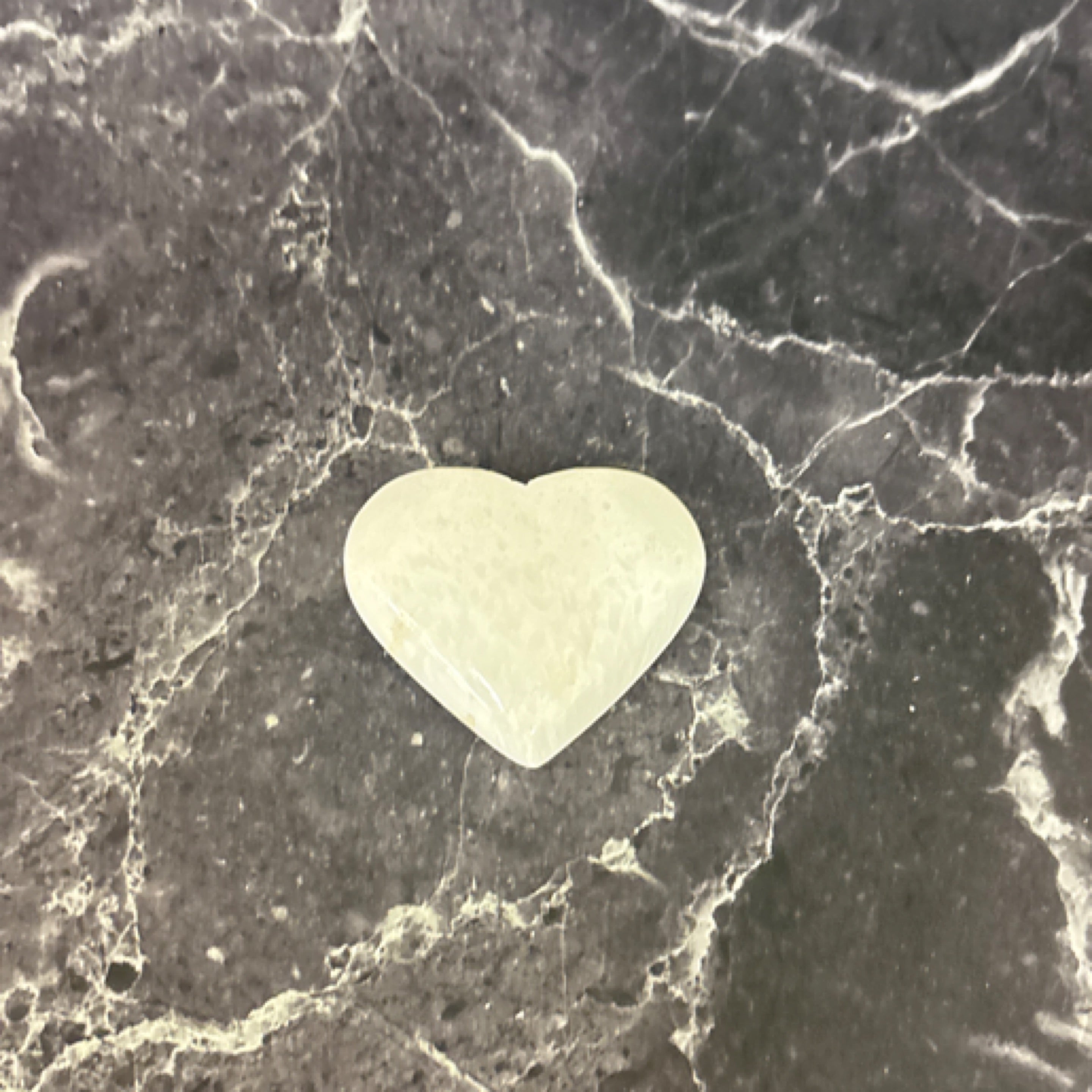 💛 Yellow Aventurine Heart on Black Marble