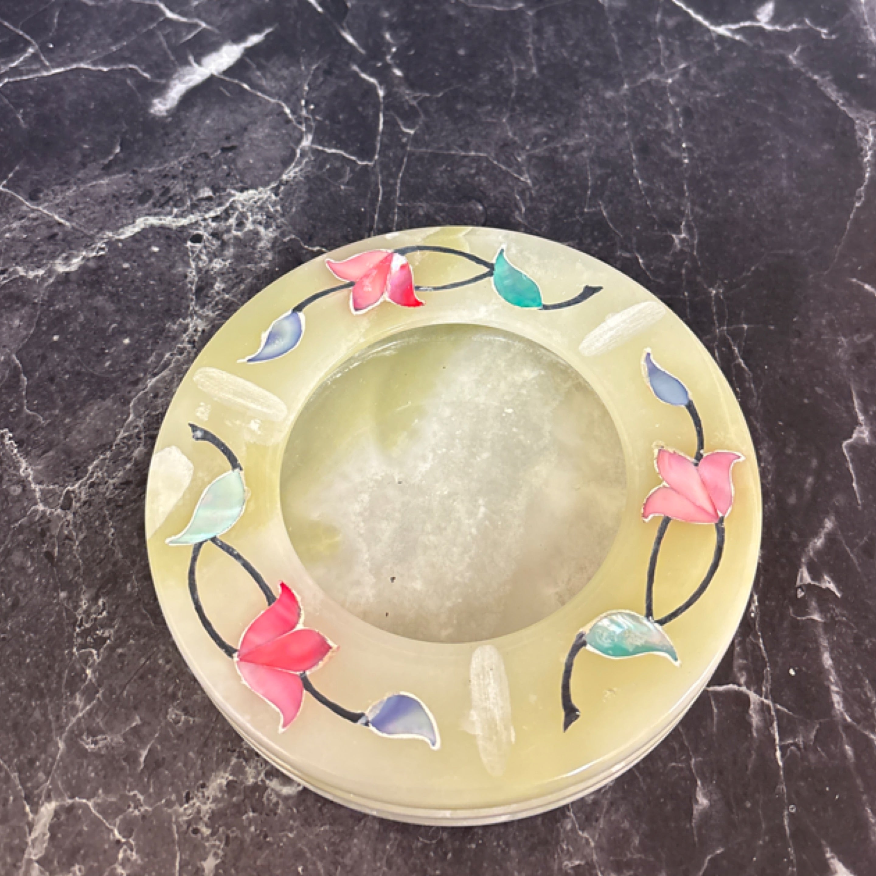 Floral Onyx Candle Holder – Handcrafted Serenity Decor