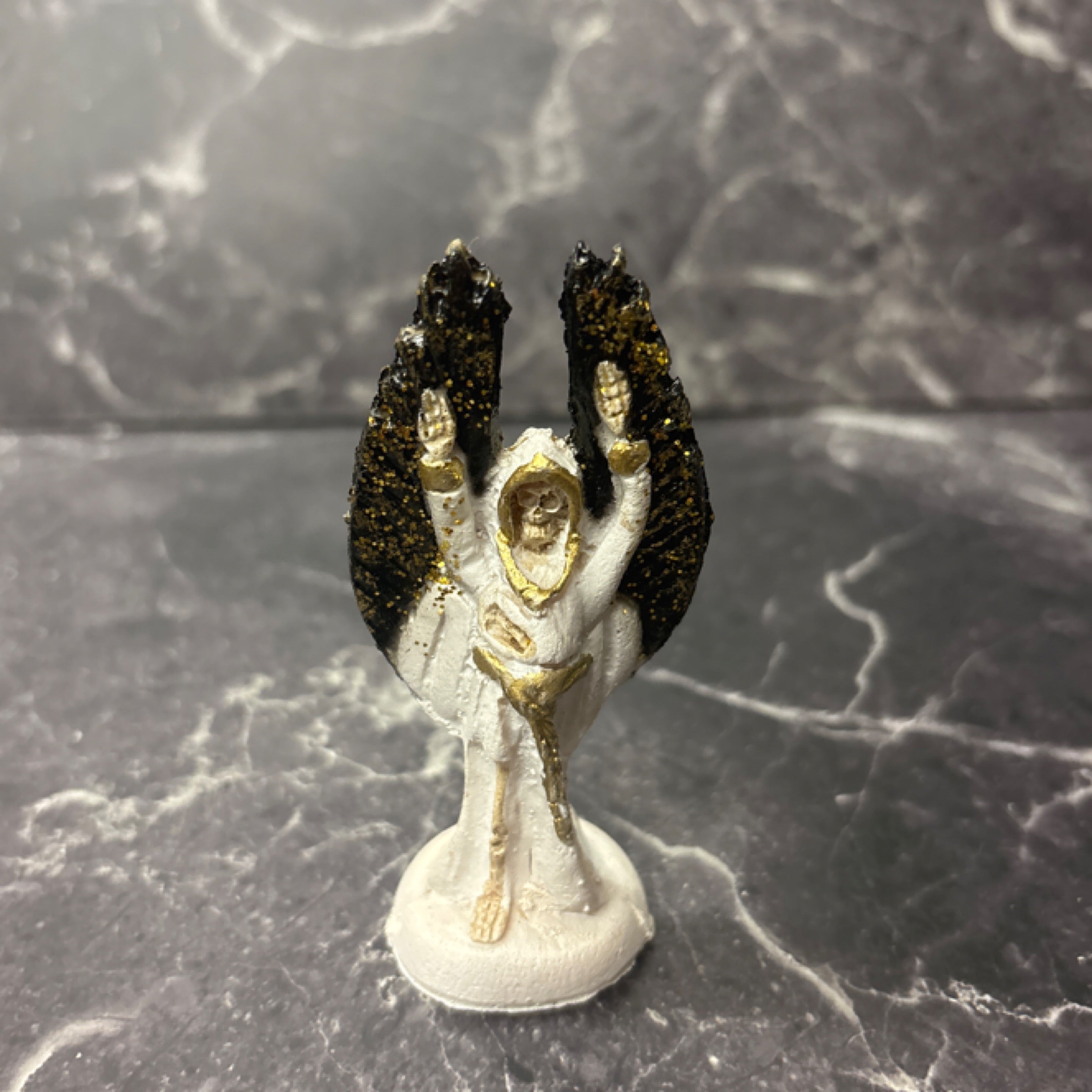 Reversible Angel of Protection Statue – White, Black & Red